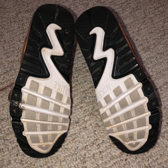 Rose Gold Nike Air Max size 4.5y fits womens 6 - Picture 8 of 10